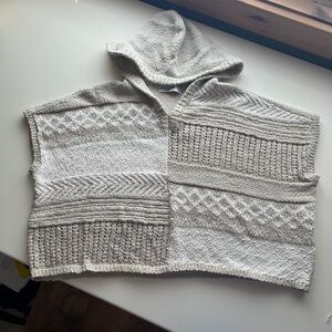 Abercrombie Beige and Cream Cropped Knit Hooded Poncho
